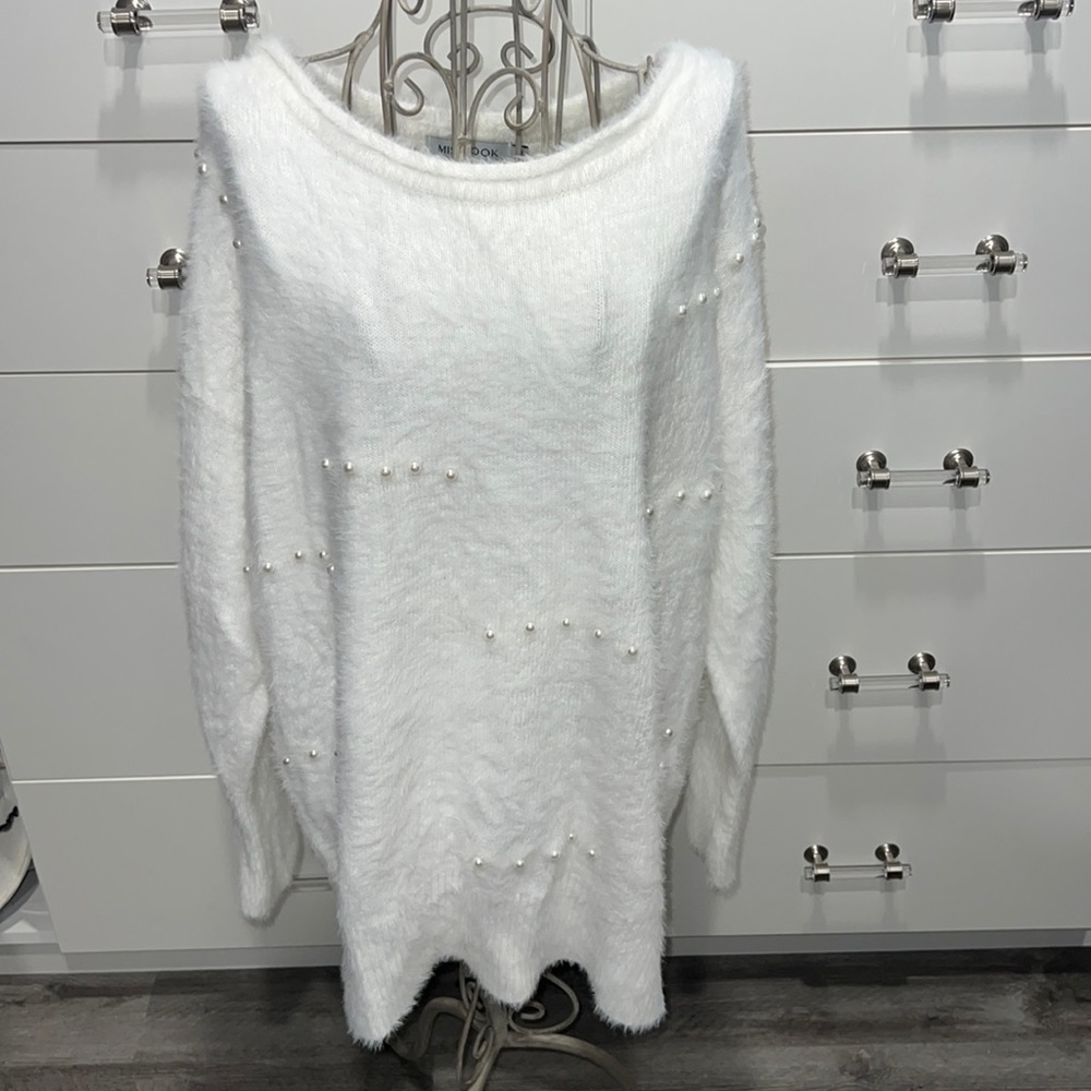MISSLOOK soft and comfy sweater with faux pearls, size M